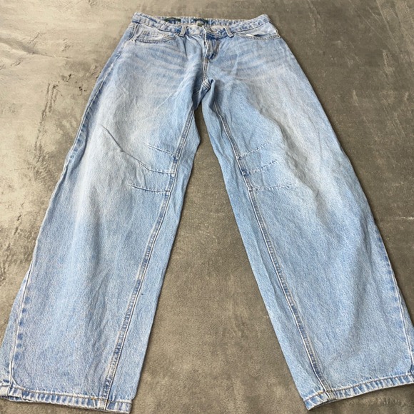 wild fable Denim - Wild Fable Barrel Jeans Women 6 Light Wash Blue High Rise Curved Leg Articulated